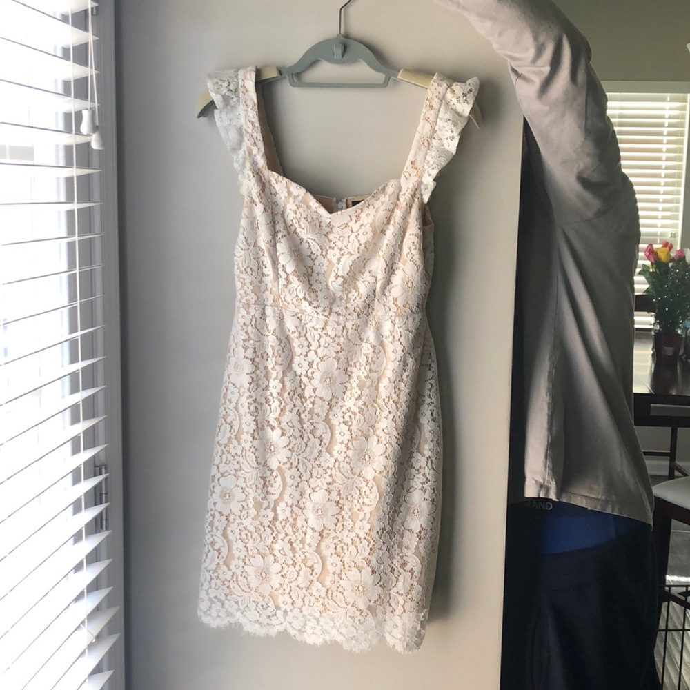 Ivory lace sweetheart dress